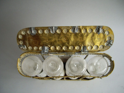 17TH CENTURY FOUR - BULP HOURGLASSES