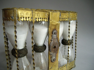 17TH CENTURY FOUR - BULP HOURGLASSES