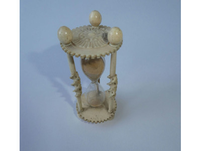 FRENCH PRISONER OF WAR BONE SANDGLASS