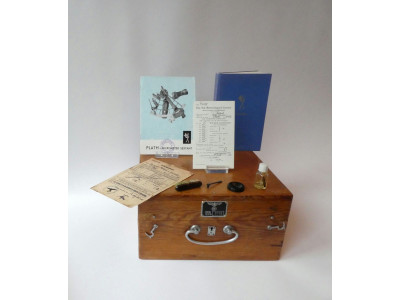 KRIEGSMARINE SEXTANT BY PLATH HAMBURG 1944