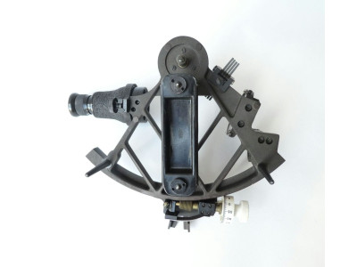 KRIEGSMARINE SEXTANT BY PLATH HAMBURG 1943/45