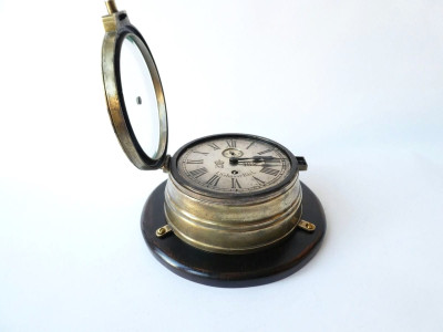 A RARE KAISER MARINE WALL CLOCK – BY SCHNOOR KIEL.