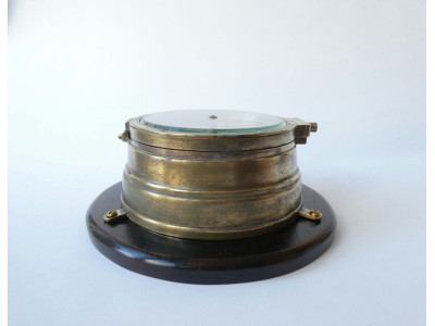 A RARE KAISER MARINE WALL CLOCK – BY SCHNOOR KIEL.