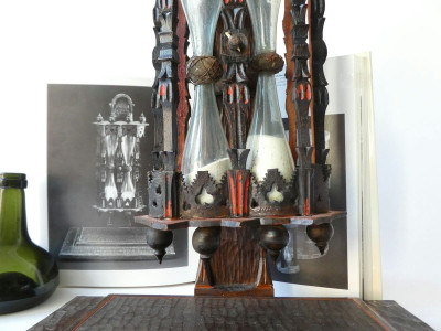 MUSEAL 17TH CENTURY HOURGLASS