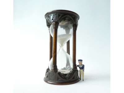 ANTIQUE NEO-GOTHIC HOURGLASS