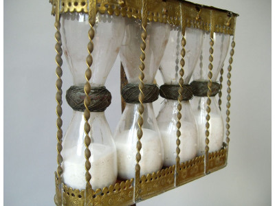 17TH CENTURY FOUR - BULP HOURGLASSES