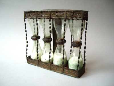 A 17 TH CENTURY FOUR-BULB - HOURGLASS BY MARTIN MARGRAAF