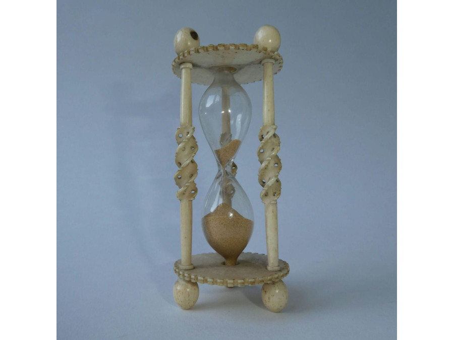 FRENCH PRISONER OF WAR BONE SANDGLASS