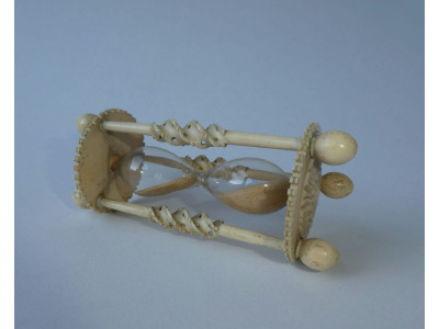 FRENCH PRISONER OF WAR BONE SANDGLASS
