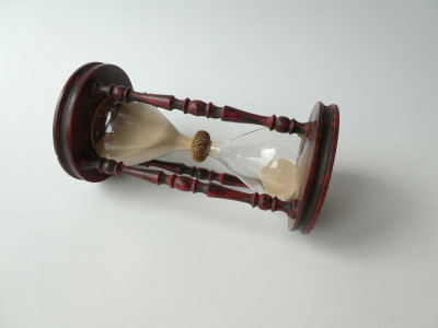 ANTIQUE HOURGLASS 18TH CENTURY