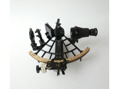KRIEGSMARINE SEXTANT OF PLATH HAMBURG 1941 & BOOKLET ENIGMA CODE MACHINE
