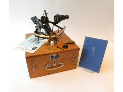 KRIEGSMARINE SEXTANT BY PLATH HAMBURG 1944