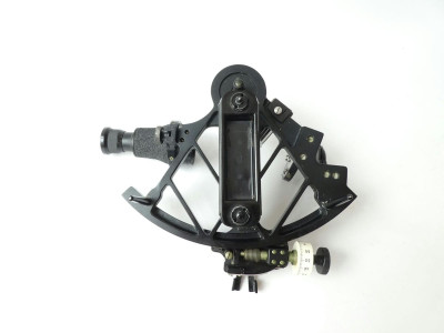 WW2. KRIEGSMARINE SEXTANT BY PLATH HAMBURG 1943