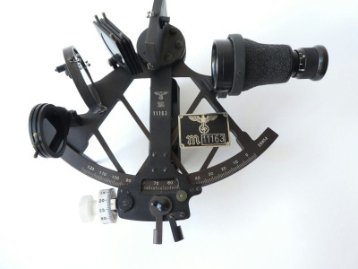 KRIEGSMARINE SEXTANT BY PLATH HAMBURG 1943/45