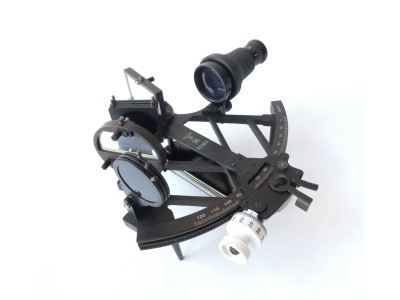 KRIEGSMARINE SEXTANT BY PLATH HAMBURG 1943/45