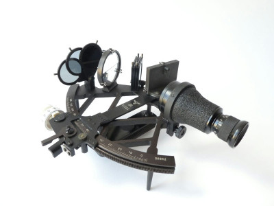 KRIEGSMARINE SEXTANT BY PLATH HAMBURG 1943/45