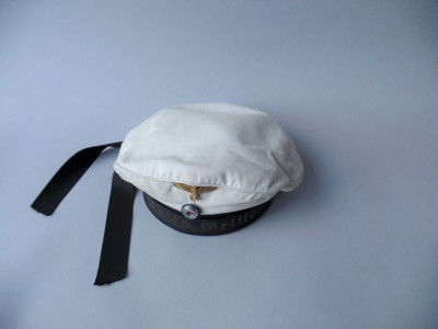 WHITE CREW CAP OF THE AVISO GRILLE
