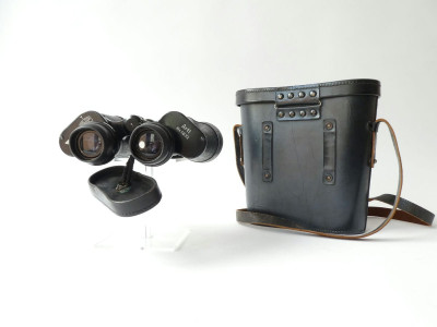 WW 2. KRIEGSMARINE BINOCULARS BY CARL ZEISS IN LEATHER BAG