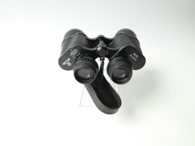 WW 2. KRIEGSMARINE BINOCULARS BY CARL ZEISS IN LEATHER BAG