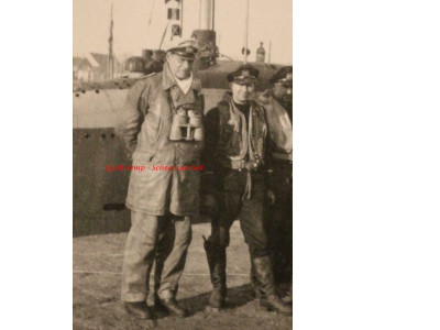 KRIEGSMARINE COMMANDERS GLASSES 8X60 BLC