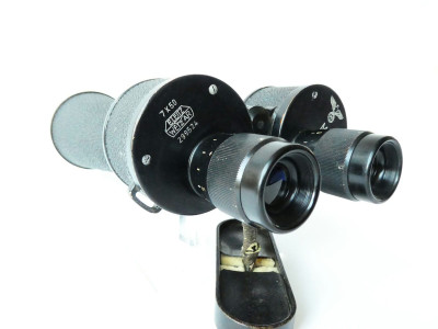 A FINE CASED PAIR OF 2ND WW GERMAN KRIEGSMARINE BINOCULARS BY LEITZ