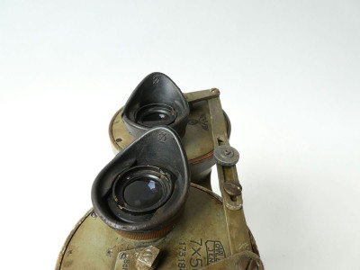A PAIR CARL ZEISS DEK MOUNTED BINOCULARS 7X50 H 