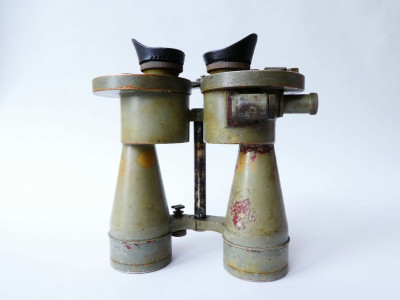 A PAIR CARL ZEISS DEK MOUNTED BINOCULARS 7X50 H 