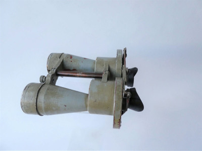 A CARL ZEISS DECK MOUNTED BINOCULAR 7X50 H