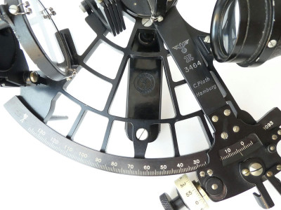 WW2. KRIEGSMARINE SEXTANT BY PLATH HAMBURG 1940	