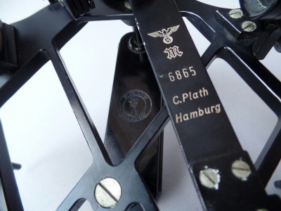 KRIEGSMARINE SEXTANT BY PLATH HAMBURG 1942