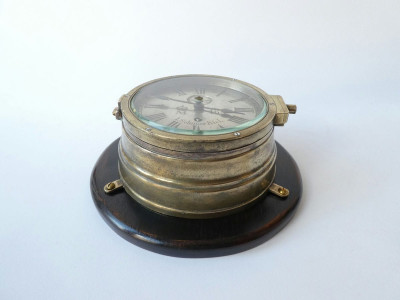 A RARE KAISER MARINE WALL CLOCK – BY SCHNOOR KIEL