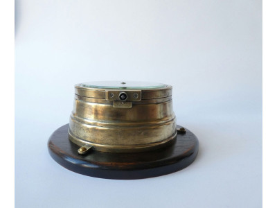 A RARE KAISER MARINE WALL CLOCK – BY SCHNOOR KIEL